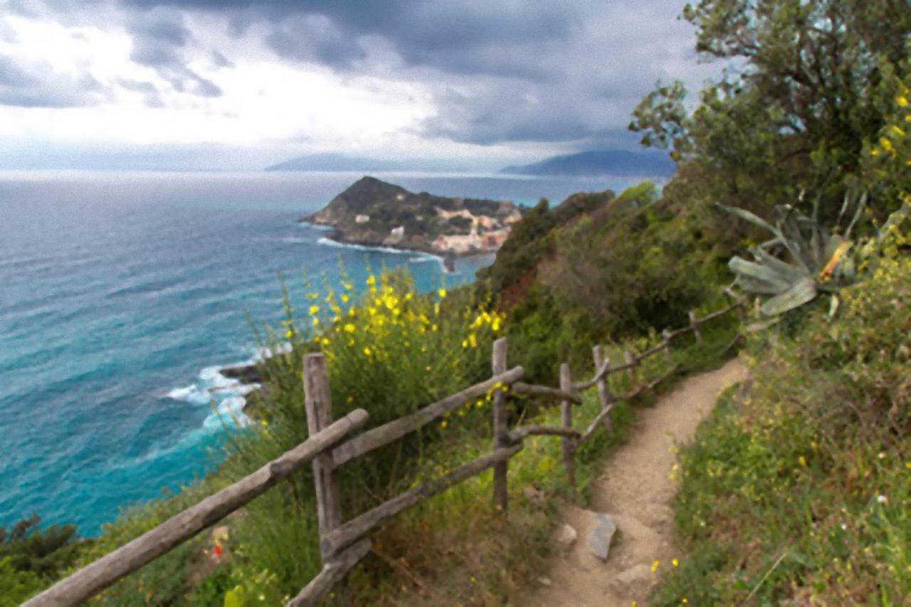 The Sea From The Hills Apartment Casarza Ligure Exterior foto