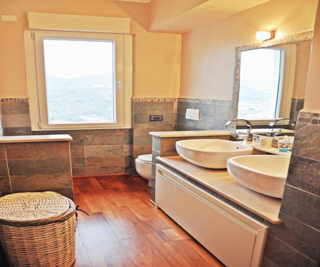 The Sea From The Hills Apartment Casarza Ligure Exterior foto